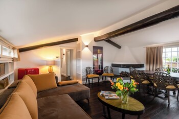 Exclusive Penthouse, City View | Cribs/infant beds, free WiFi, bed sheets