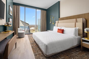 Breakfast, lunch and dinner served