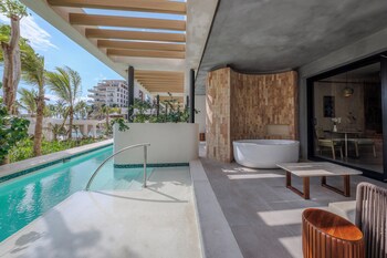 3 outdoor pools, pool umbrellas