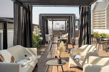 Premium Apartment | Premium bedding, individually decorated, individually furnished