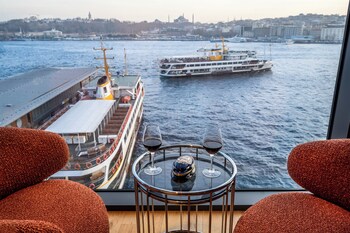 City Condo, Sea View | 1 bedroom, in-room safe, blackout curtains, iron/ironing board