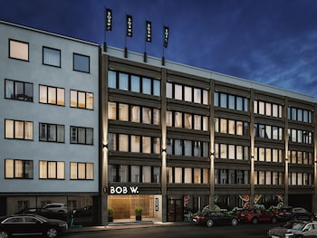 Työpöytä, kannettavalle tietokoneelle sopiva työtila, äänieristys