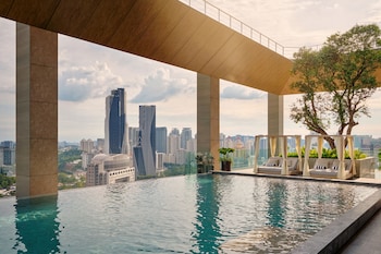 2 outdoor pools, open 7:00 AM to 8:00 PM, lifeguards on site