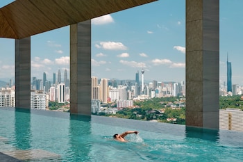 2 outdoor pools, open 7:00 AM to 8:00 PM, lifeguards on site