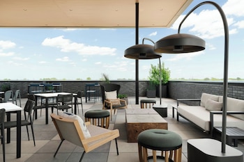 2 bares o lounges