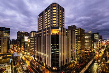 豪華雙床房, 非吸煙房, 轉角 | 羽絨被、房內夾萬、遮光窗簾/窗簾、免費 Wi-Fi