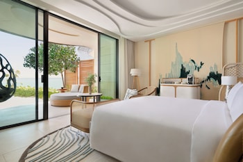 3 hồ bơi ngoài trời, mở cửa từ 10:00 đến 18:00, lều (phụ phí)