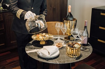 Spécialités Cuisine locale et internationale