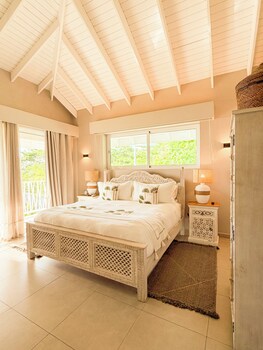 Luxury Room, Sea View (Doble Vista al Mar) | Premium bedding, pillowtop beds, minibar, in-room safe