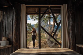 Family Tree House, Mountain View | Down duvets, bed sheets
