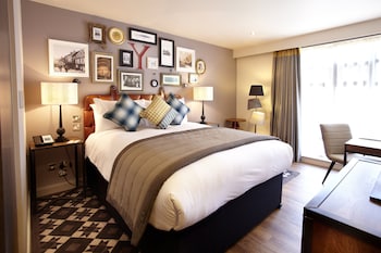 1 bedroom, Egyptian cotton sheets, premium bedding, in-room safe