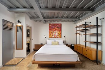 Turkish bath, body treatments, aromatherapy, deep-tissue massages