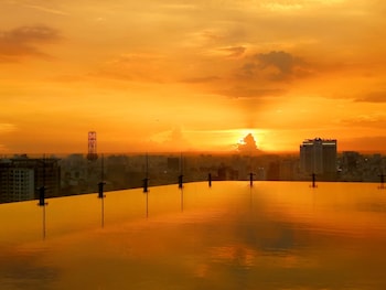Rooftop bar, poolside views, open daily