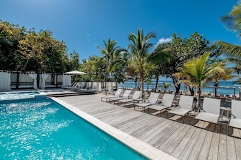 Private beach, sun loungers, beach towels, scuba diving