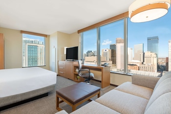 Room, 1 King Bed, Corner | Premium bedding, down duvets, desk, laptop workspace