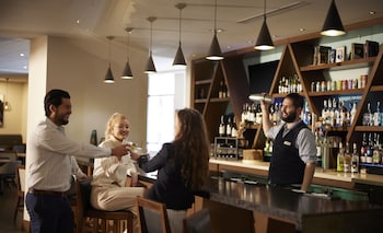 Phòng, 1 giường cỡ king, góc | Bộ đồ giường cao cấp, chăn bông, bàn