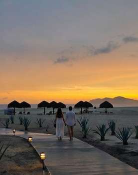 Suite, 1 soverom, ved havkanten | Utsikt mot strand/hav