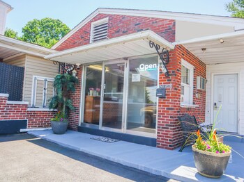 Standard Room, 2 Double Beds | Desk, iron/ironing board, free WiFi, bed sheets