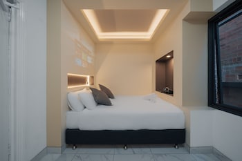 Deluxe Double room with Shared bathroom | Individually decorated, individually furnished, desk, free WiFi