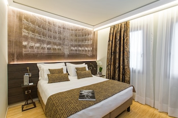 Hypo-allergenic bedding, minibar, desk, soundproofing