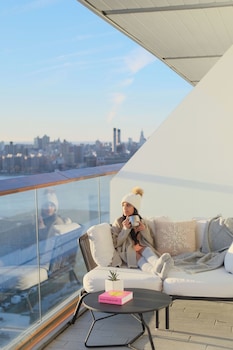 Suite, 1 Queen Bed, Balcony, Corner (Gotham) | Balcony