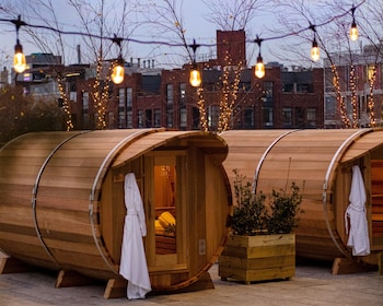 Suite, 1 Queen Bed, Balcony, Corner (Gotham) | Balcony