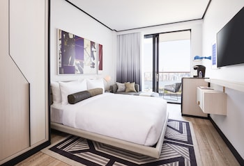 Suite, 1 Queen Bed, Balcony, Corner (Gotham) | Balcony