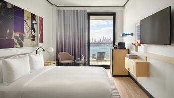 Suite, 1 Queen Bed, Balcony, Corner (Gotham) | Balcony