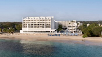 Luxury Chairman Ocean Front Two Bedroom Suite Diamond Club | Beach/ocean view