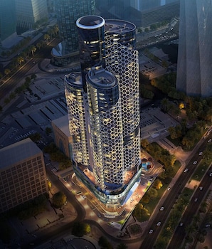 Smart TV, first-run films