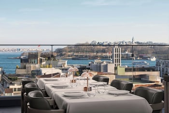 매일 뷔페 아침 식사(1인당 EUR 30)