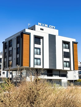 Deluxe Apartment, 1 Bedroom, Kitchen | Living area | 43-inch LED TV with satellite channels, Netflix, streaming services