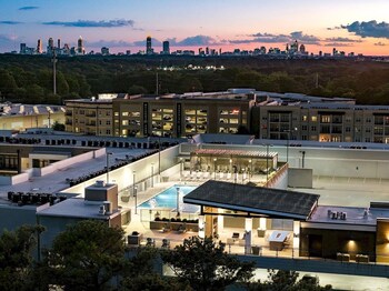 Rooftop terrace. Landing Furnished Apartments Decatur