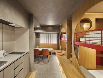 Superior One-Bedroom Family Apartment for 6, Non Smoking | Down comforters, in-room safe, cribs (free), WiFi (free)