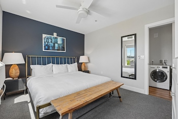 One Bedroom, King Bed (Self Check-in) | Living area | 42-inch Smart TV with digital channels