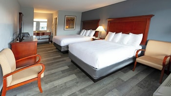 Room, 1 King Bed, Non Smoking | Premium bedding, blackout drapes, soundproofing, iron/ironing board
