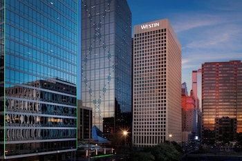 Hypo-allergenic bedding, pillow-top beds, in-room safe, desk