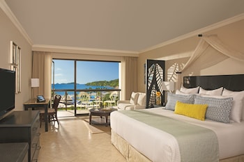 4 piscines a l'aire lliure (horari: 08:00-20:00) i cabanes gratuïtes