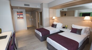 Hidroterapia, tratamientos faciales, 2 salas de tratamiento