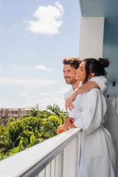 2 outdoor pools, open 7:00 AM to 11:00 PM, cabanas (surcharge)