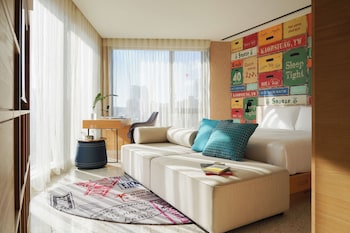 Habitación Premium, 1 cama King size, vista al parque (Separate Bath) | Ropa de cama hipoalergénica, edredón y minibar 