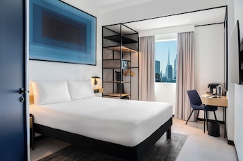 尊荣客房, 2 张单人床, 无障碍 | 迷你吧、客房内保险箱、办公桌、笔记本电脑工作区