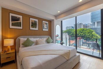 Premium Apartment, Balcony, City View | Living area