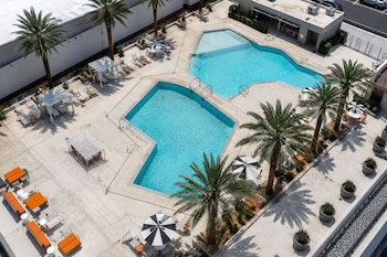 Room, 1 King Bed, Pool View | In-room safe, free WiFi, bed sheets