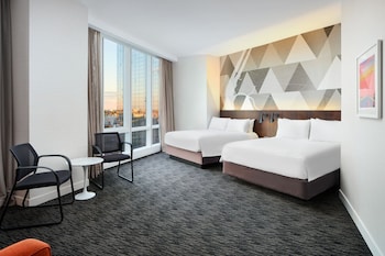 룸, 킹사이즈침대 1개, 금연, 시내 전망 (High Floor) | 객실 내 금고, 책상, 다리미/다리미판, 무료 유아용 침대