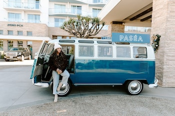 2 outdoor pools, pool cabanas (surcharge), pool loungers