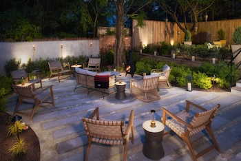 The Poppy King Premium with Tub and Personal Patio | View from room