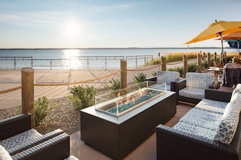 Indoor pool, seasonal outdoor pool, sun loungers