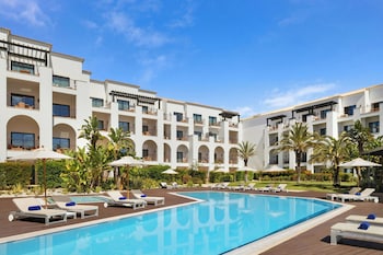 Indoor pool, 8 outdoor pools, pool umbrellas, sun loungers