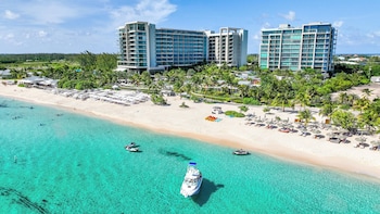 Outdoor pool, cabanas (surcharge), pool umbrellas